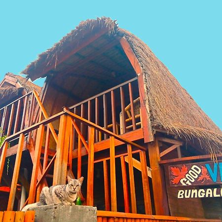 Good Vibes Bungalows Джили Трауанган Екстериор снимка